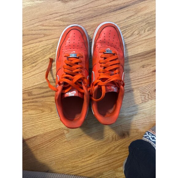 Nike Air Force 1 Low Orange Sneakers size10  dv 0788-600 main image 11
